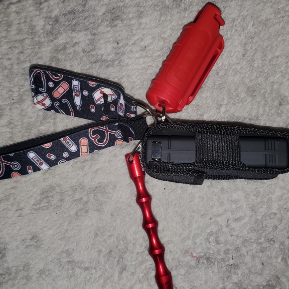 Self defense keychain - Picture 1 of 4